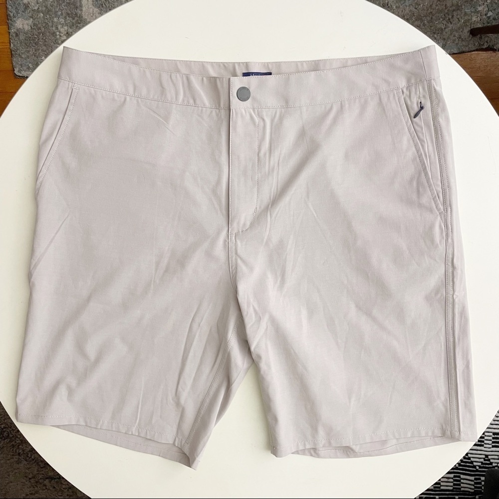 Johnnie-O Men’s 9” Dawn 2 Dusk Performance Hybrid Short Size 38